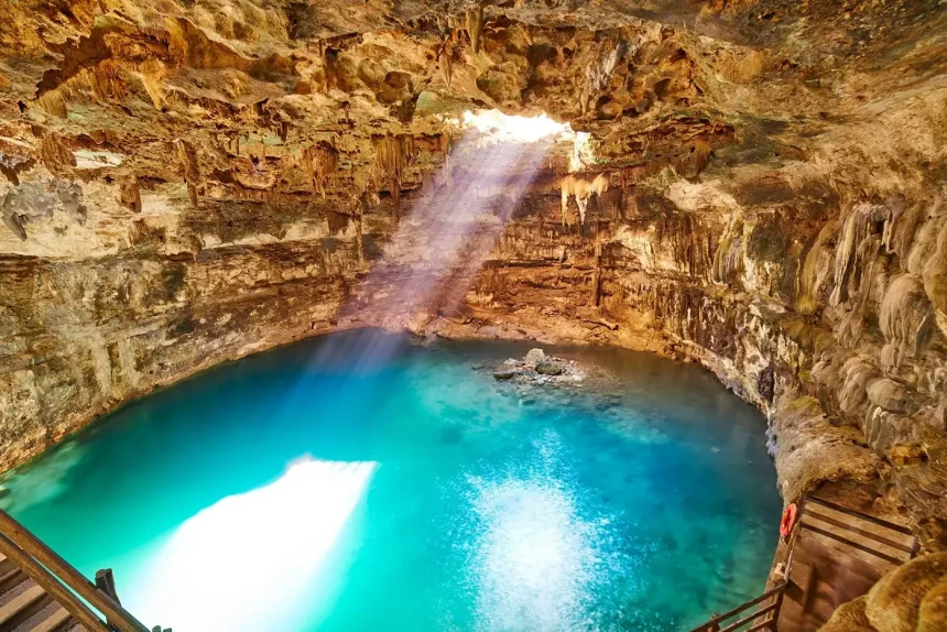 Cenote Samula Sinkhole - Valladolid Mexico