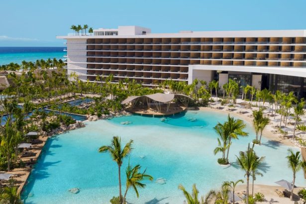 Avis Hotel Secrets Moxché Playa del Carmen